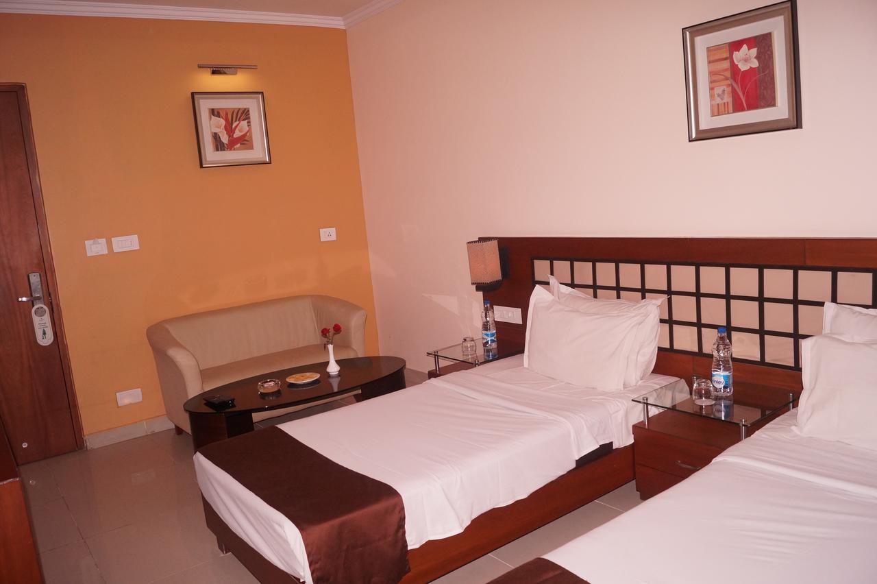 Kamlesh Continental Hotel Angul Szoba fotó