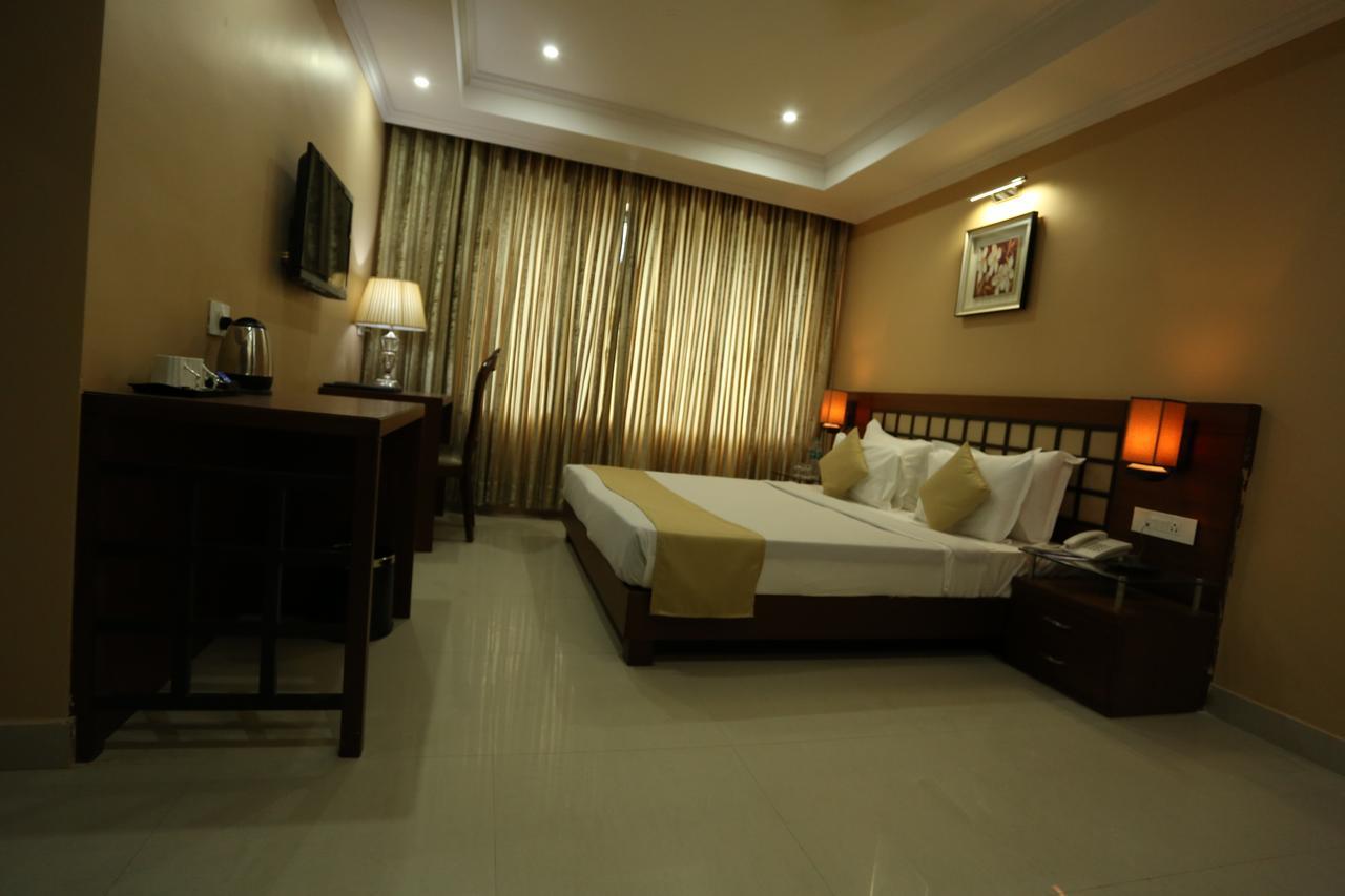 Kamlesh Continental Hotel Angul Szoba fotó