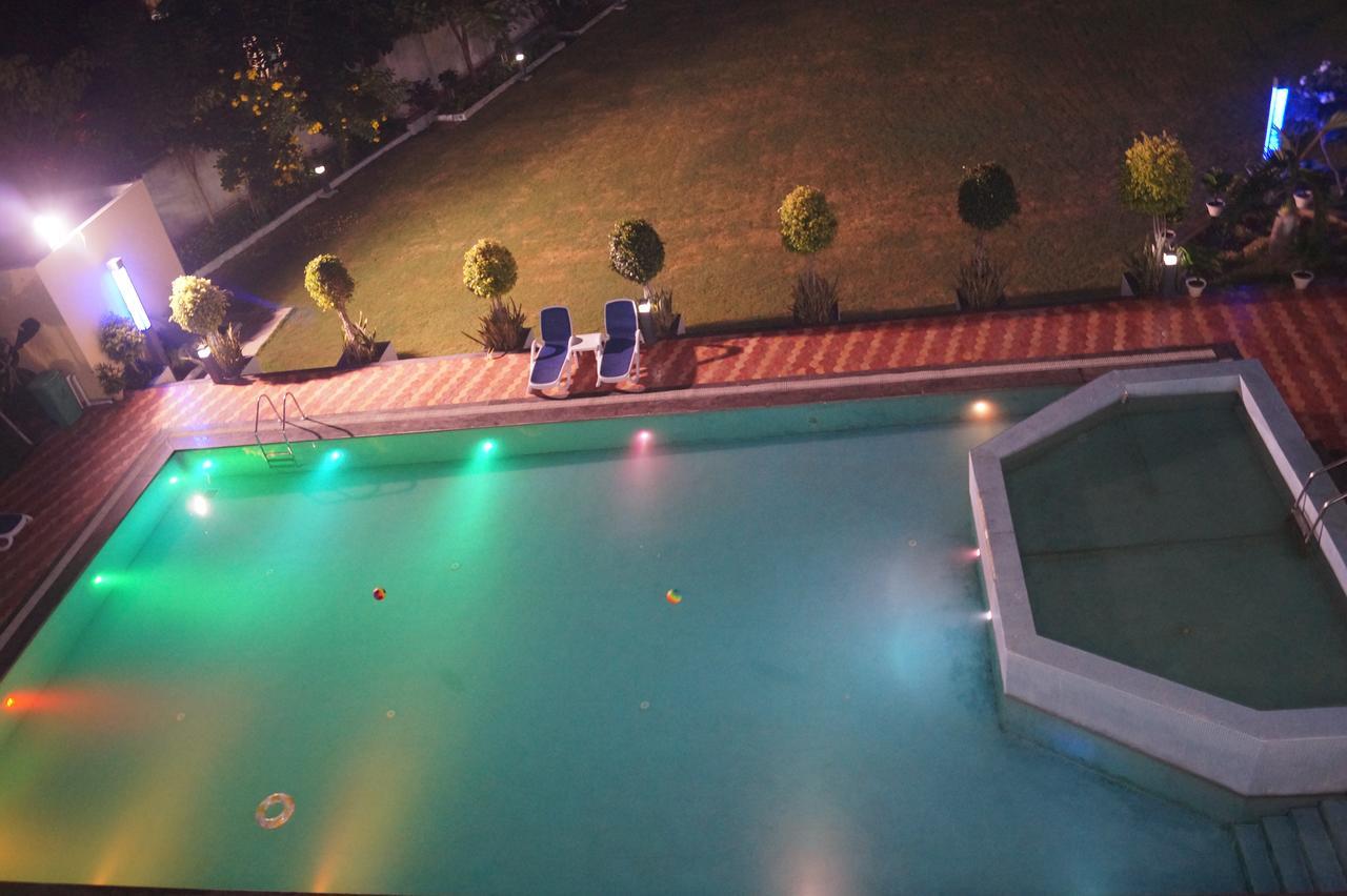 Kamlesh Continental Hotel Angul Kültér fotó